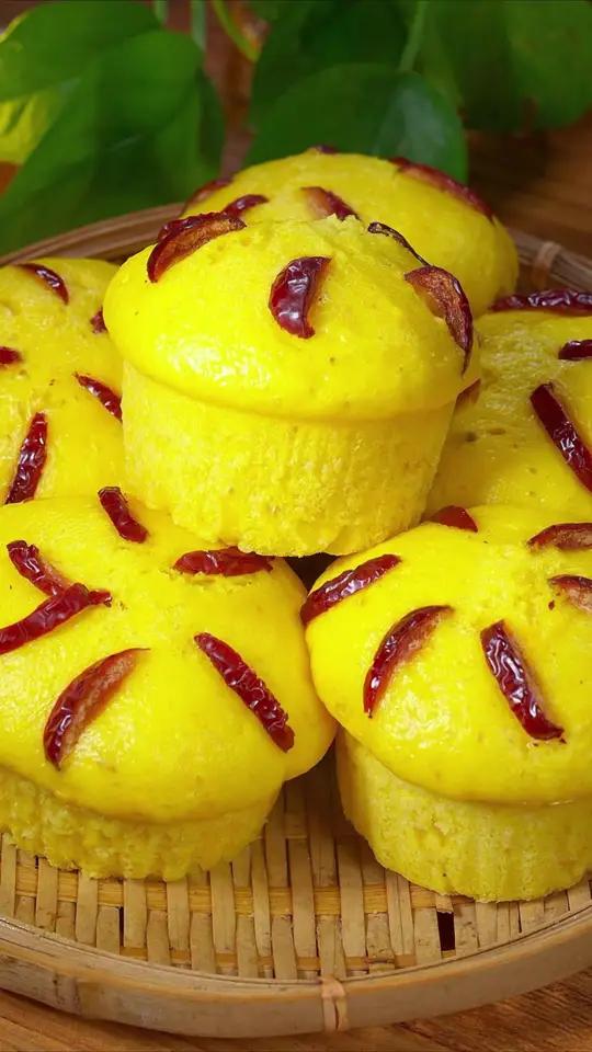 把红薯倒进面粉里,这个做法太好吃了,松软又香甜,比蛋糕还好吃