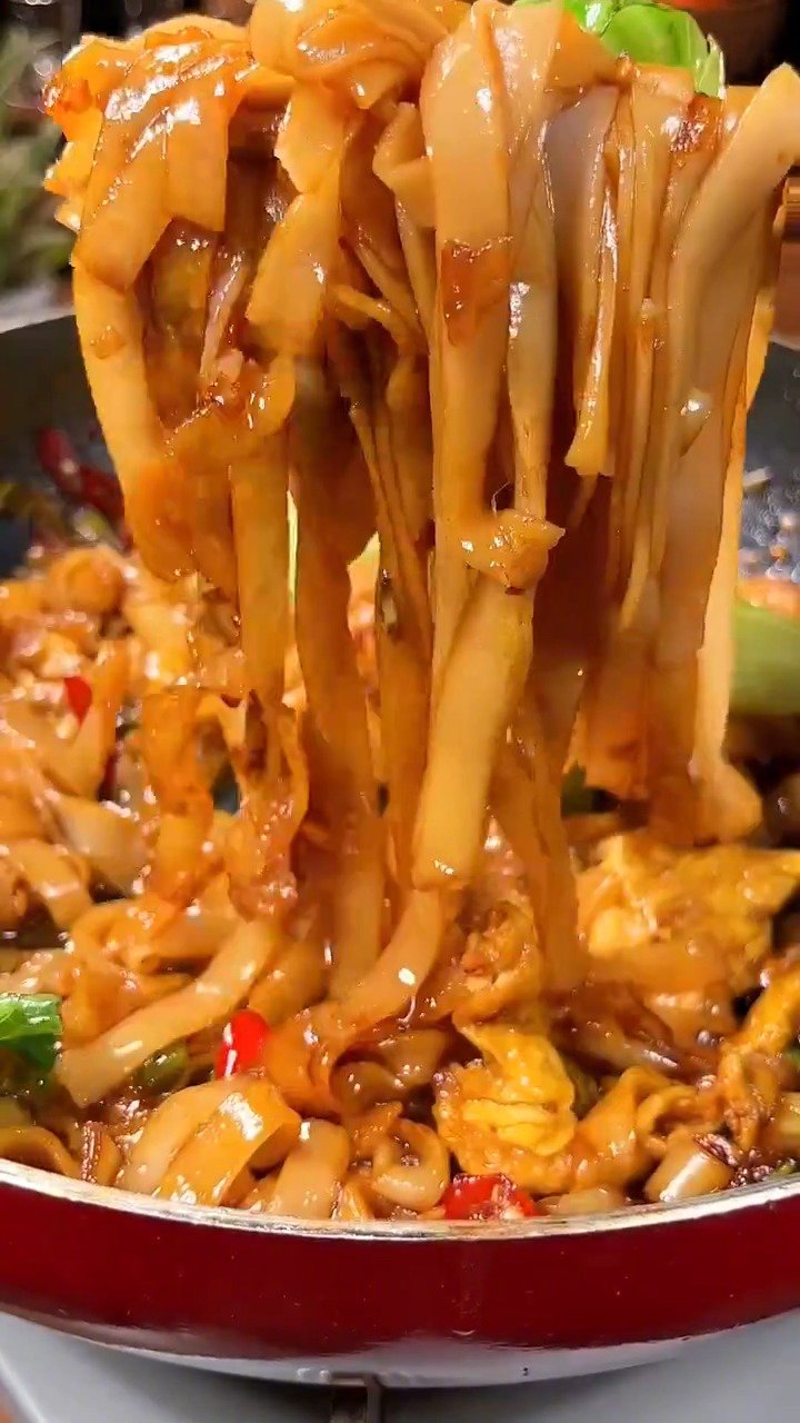 中午吃什么 满满食欲的炒河粉,做法简单,一看就会,安排~ DIY-私房菜