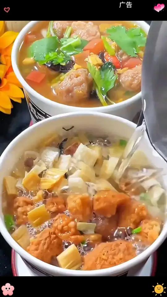 一口回到老家早市!桶装胡辣汤料足到沉底,木耳面筋满满,回忆杀拉满