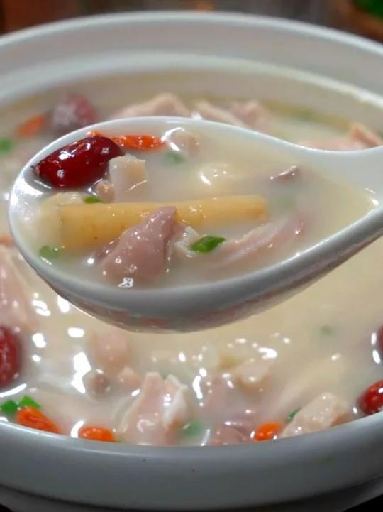 冬季暖胃猪肚汤