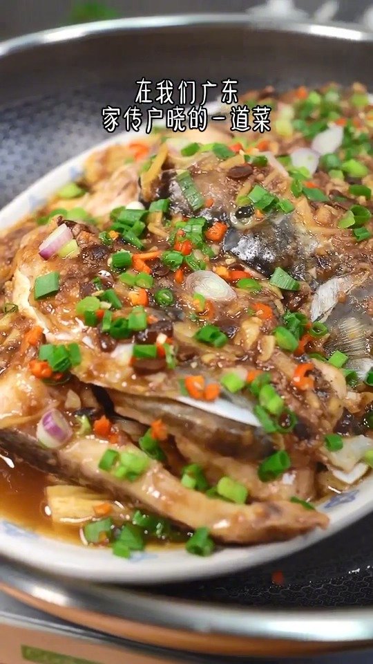 长城午餐 广东家传户晓的豉汁蒸鱼头,做法简单,鲜香味美,汤汁泡饭我可以吃3碗~