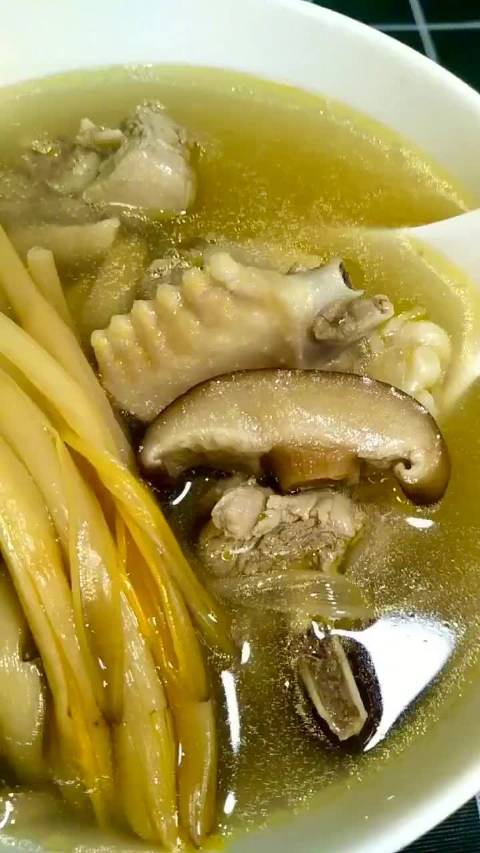 美食时刻 厨艺教程  黄花菜炖湖鸭,真的是人间一大美味「心」(via. 美食天天见)