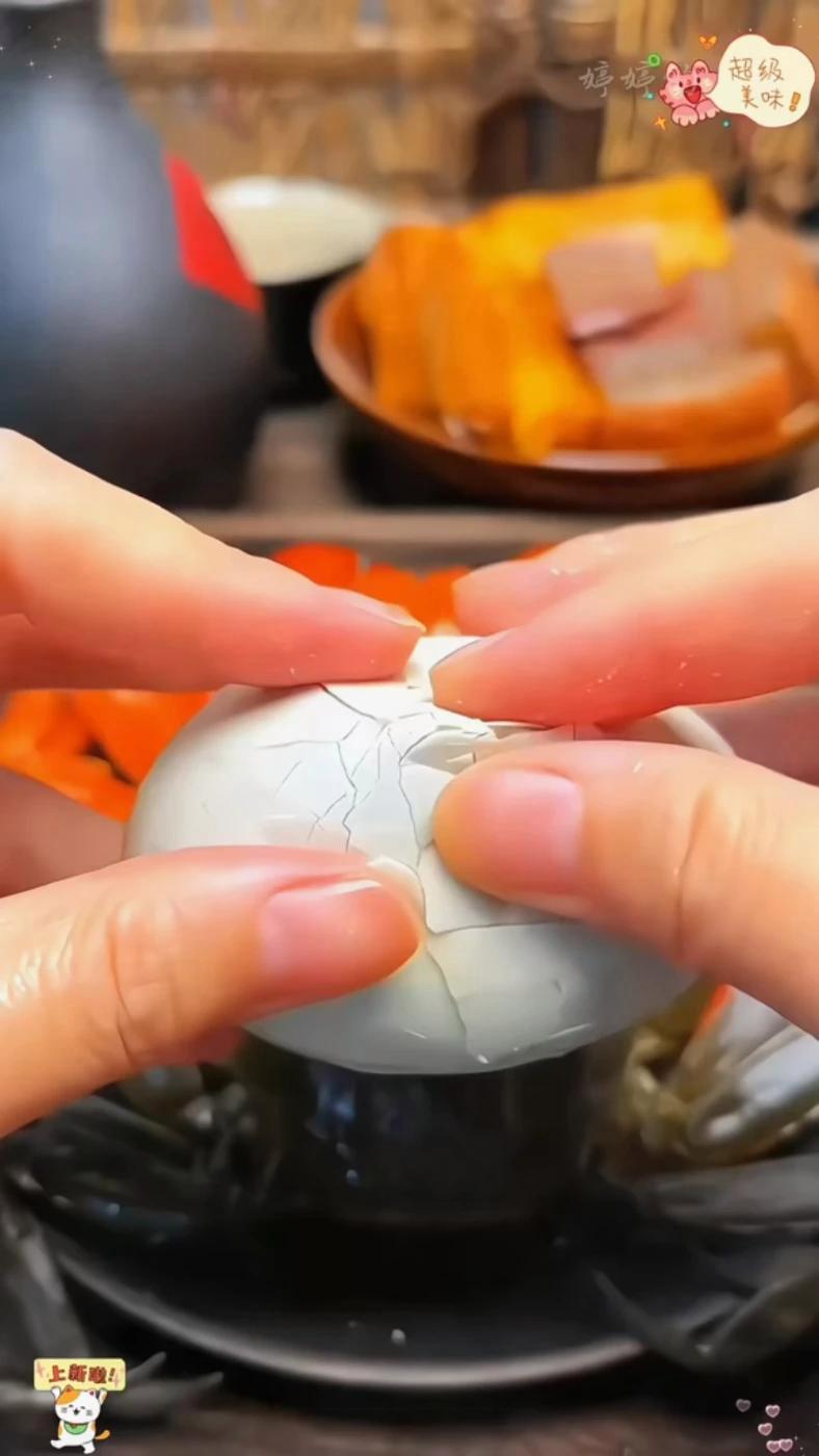 正宗广西红树林海鸭蛋,每个都爆浆流油,口感绵密松沙,像吃蟹黄一样,没吃过的一定要尝尝,太绝