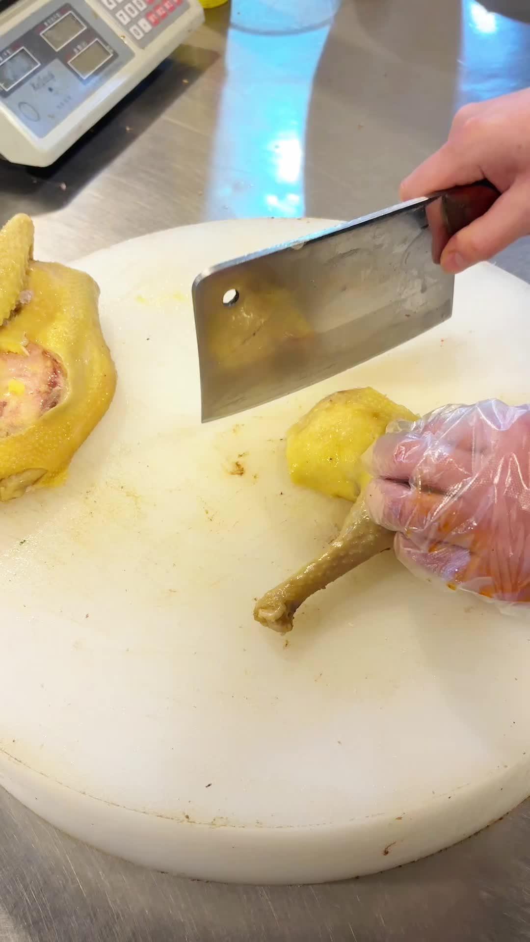 王鸡肉的方块儿鸡怎么宰出来的?王鸡肉 温江王鸡肉