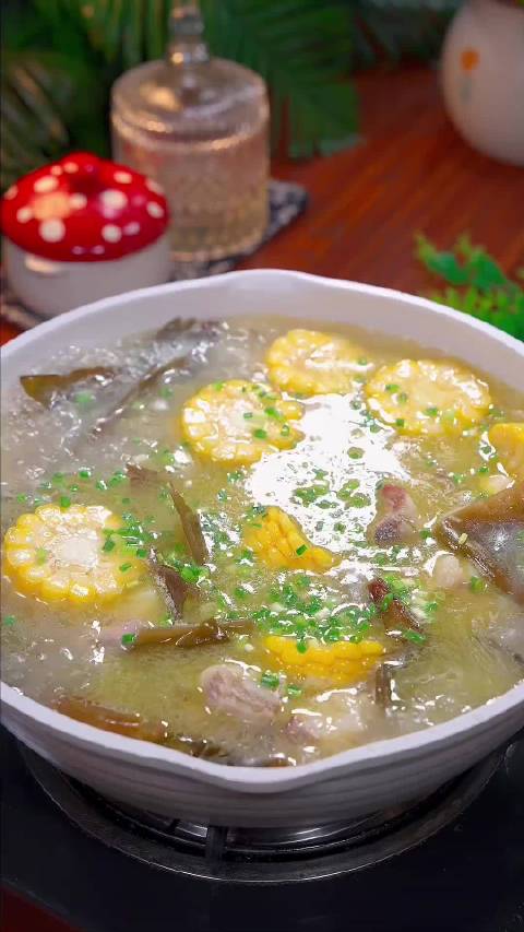 教你做一份含钙量丰富的海带玉米排骨汤,赶紧动手学起来吧