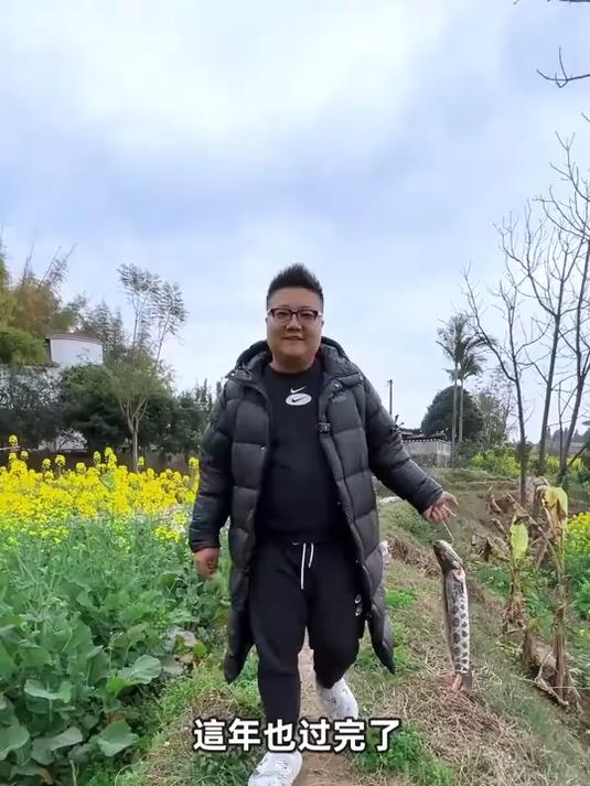 以后想吃酸菜鱼啊,你就像我这样做,鱼片滑嫩,汤鲜味美