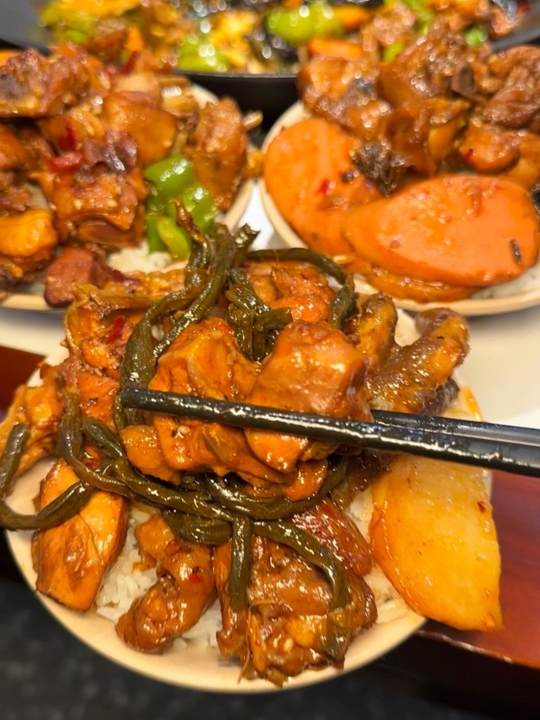 明天陪我去吃茶油炒鸡