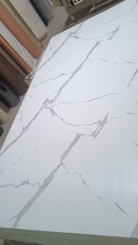 8毫米碳晶板亮光鱼肚白颜色