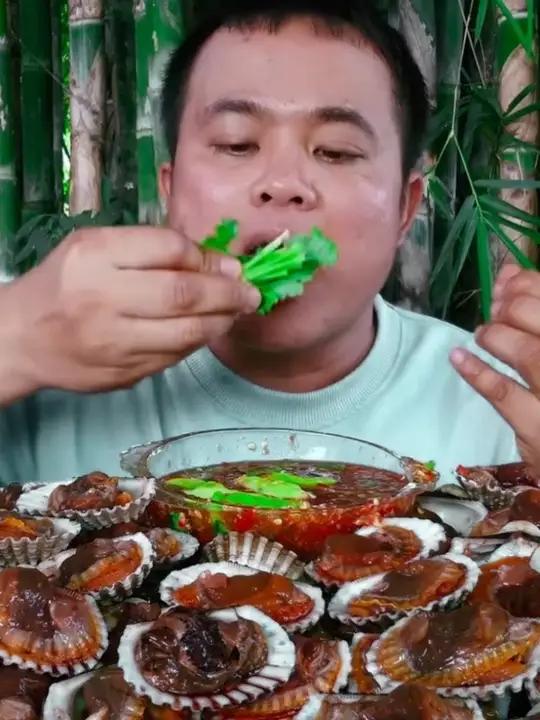 一把小香菜鲜辣酱汁脆嫩大毛蛤 泰国大叔泰国美食内容启发搜索种草激励计划全民任务
