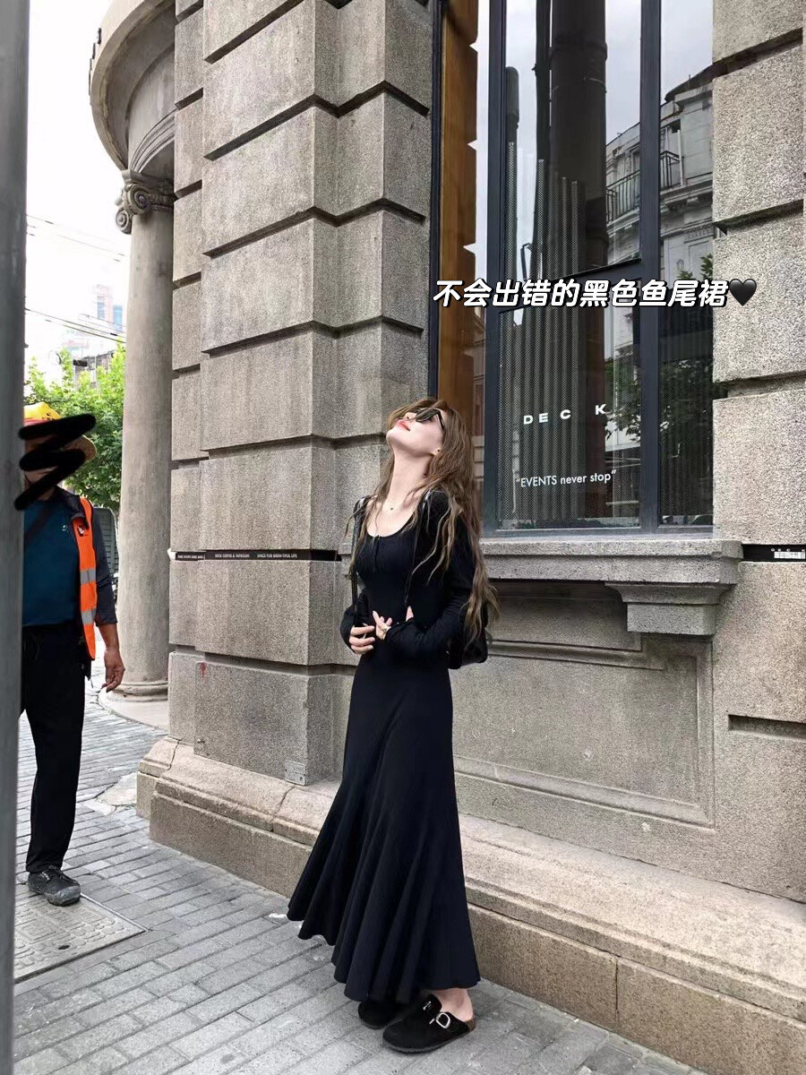 黑色鱼尾裙的n种搭配 可盐可甜