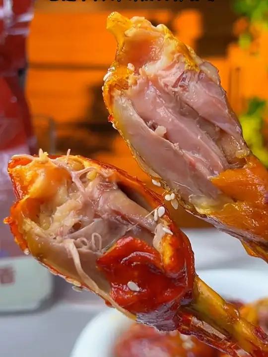 烤鸭腿鲜香美味,大人小孩都爱吃。鸭货美食 好吃到停不下来 鸭腿