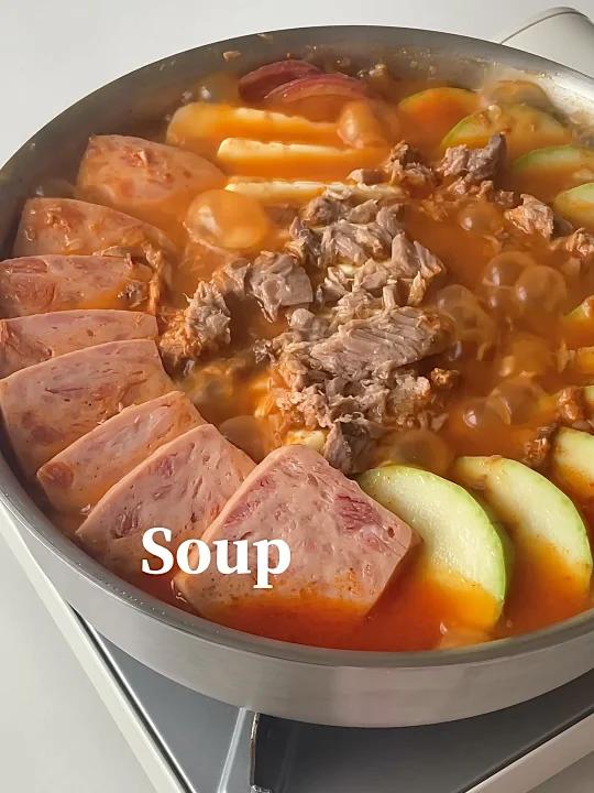 免炒懒人一锅端金枪鱼泡菜豆腐汤