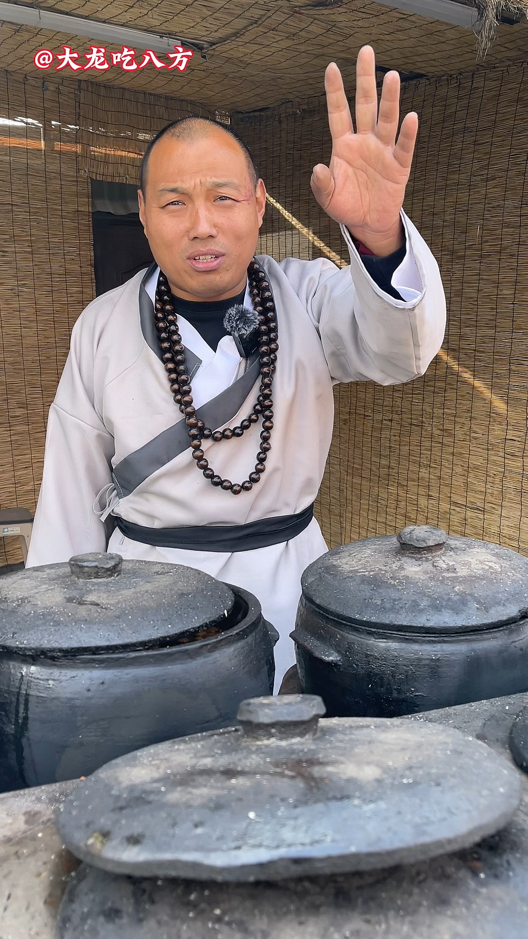 济南大哥炖跑山鸡，158元一只，坦言一月能赚10来万，厉害！