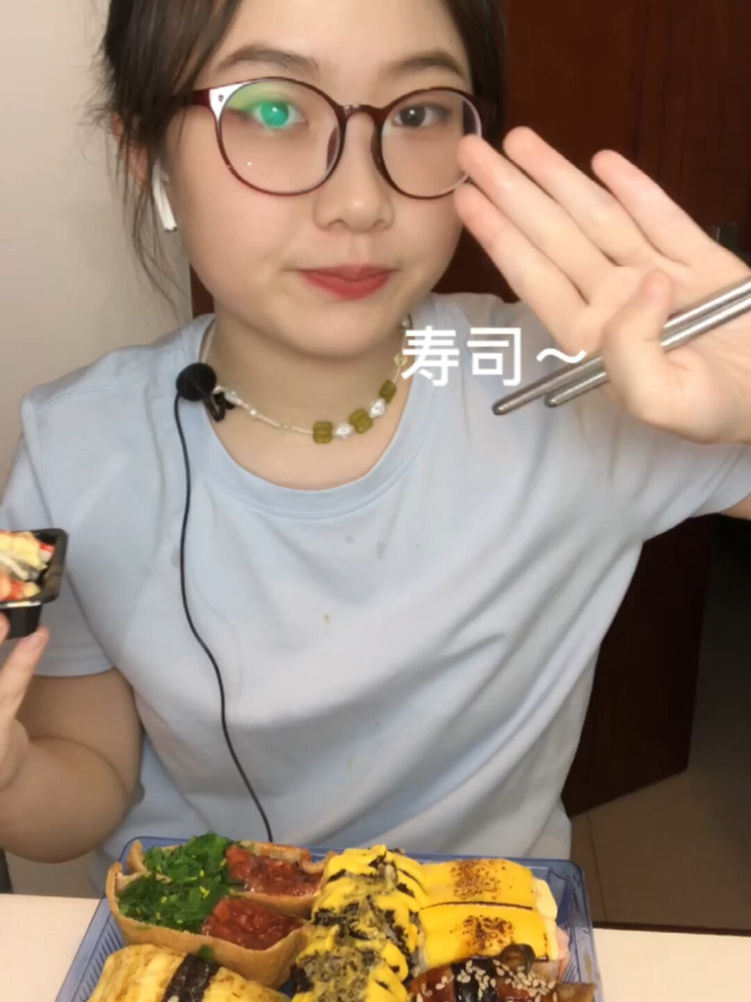 寿司是冷的 热量都不热了 吃了不得瘦死