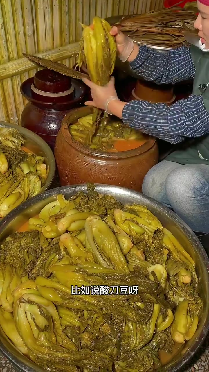 老坛风味酸菜的制作过程,咸度刚好