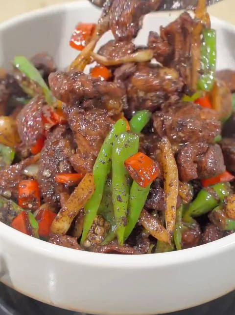 美食大集 湖南特色菜血鸭的做法,你一定要试试,非常美味!