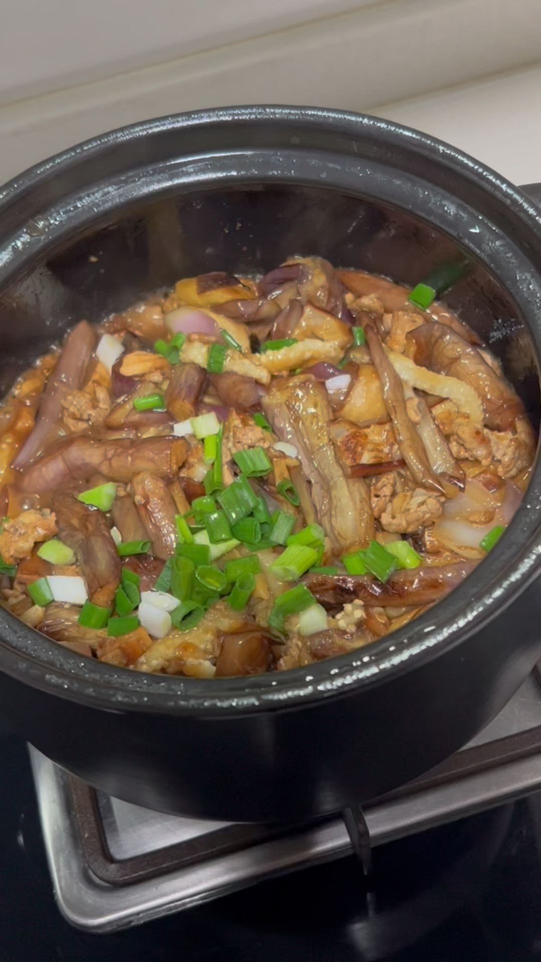 每次去茶餐厅必点的咸鱼茄子煲,做法超简单