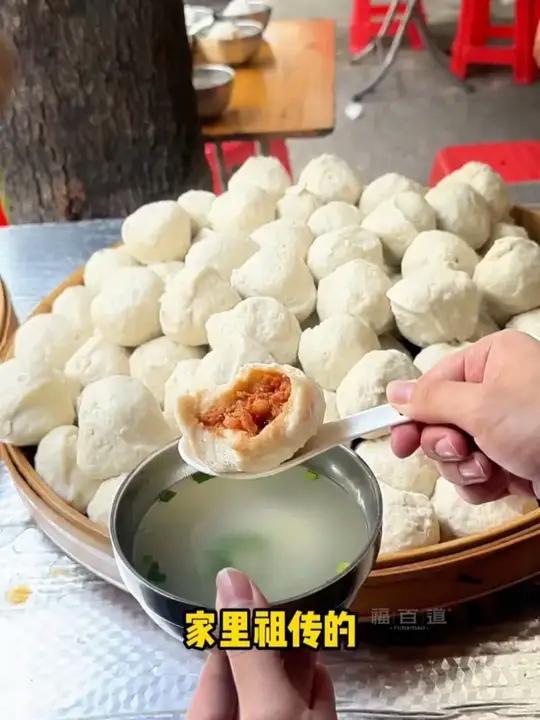 石斑鱼制作，自带大海的鲜香，回味肉馅的醇香，吃了一次就忘不了的鱼丸石板鱼丸鱼丸福建特产ff
