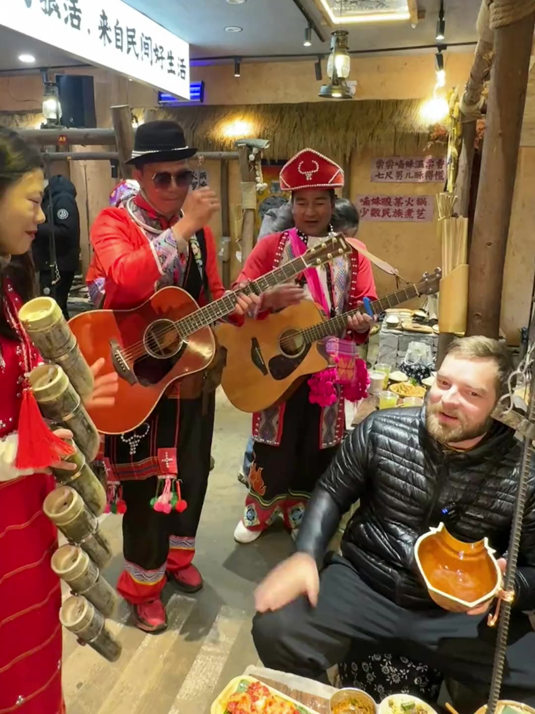 我大成都也有云南酸菜牛肉火锅了！美食