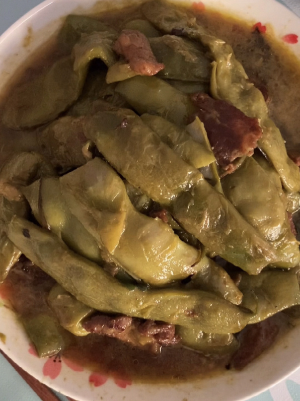 家常油豆角炖肉,再配一碗大米饭绝了