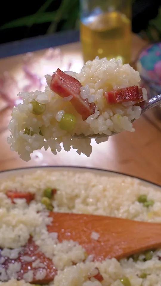 腊肉豌豆焖锅饭珍藏版详细教程分享