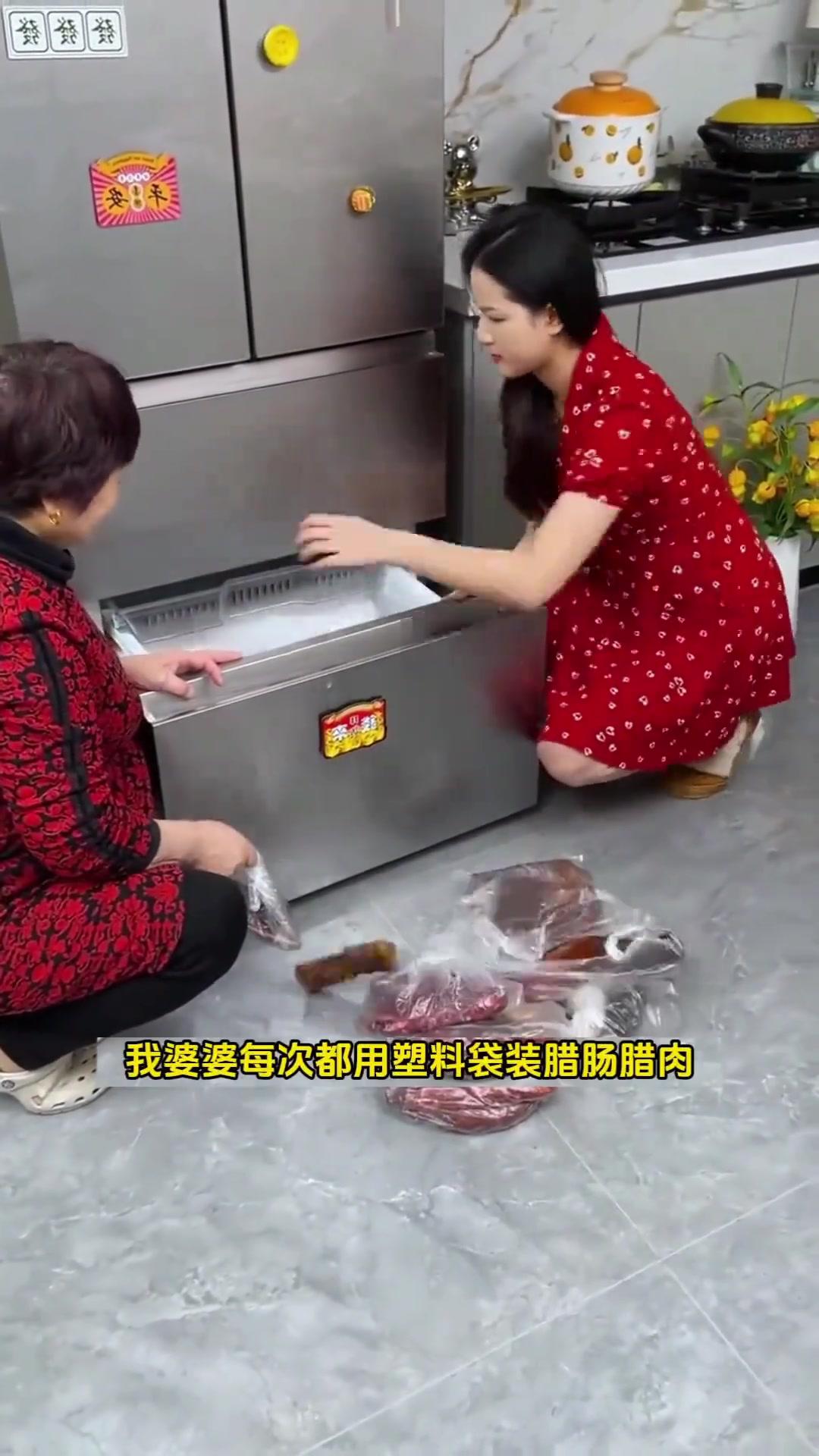 家里吃不完的香肠腊肉,用这个保鲜袋装起来放进冰箱,既干净又卫生,一年都不会变味 密封保鲜袋