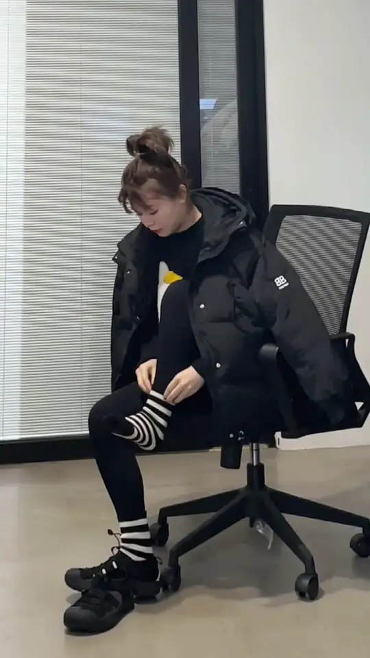 好看的大鹅羽绒服毛衣