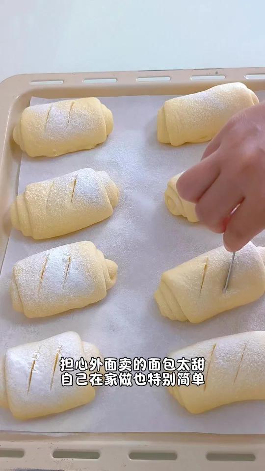 牛奶面包卷｜不用厨师机不用揉手膜的面包