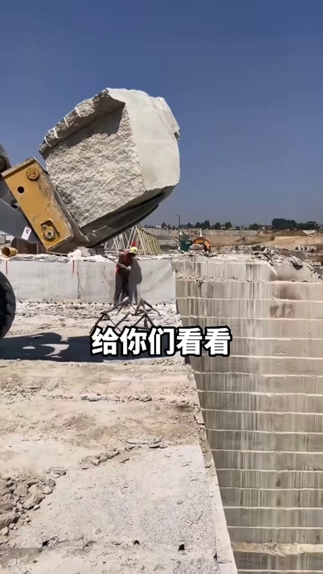 随手扔石头炸出三米浪,千岛湖底下藏了啥?