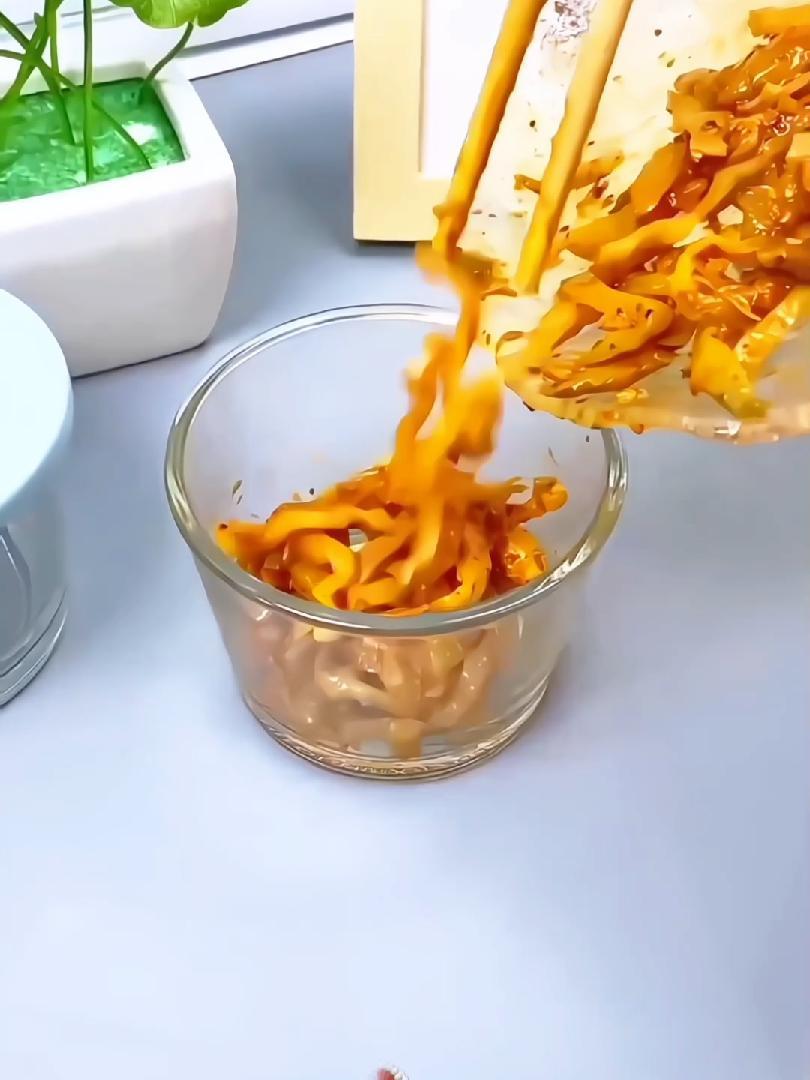 使用玻璃罐装小菜,无需密封胶圈,清洗轻松便捷。密封罐 收纳好帮手 保鲜利器 创作灵感 视频