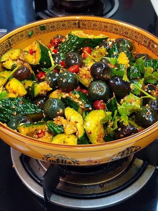 下饭小凉菜 鹌鹑皮蛋拌黄瓜绝配