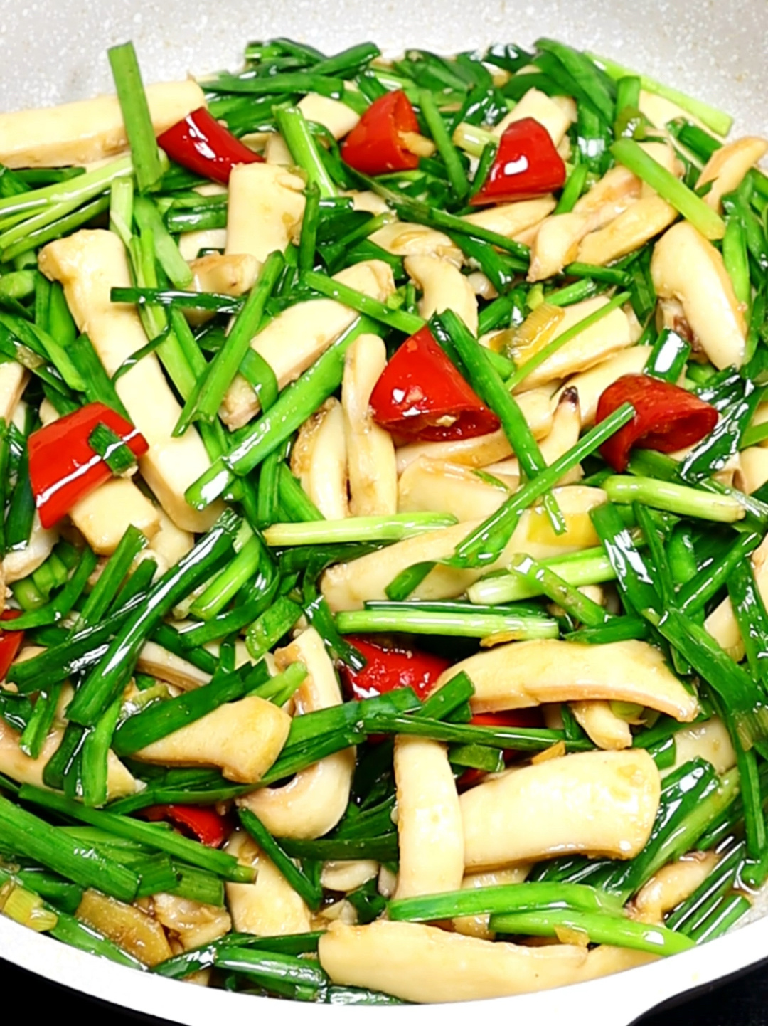 鱿鱼炒韭菜 步骤简单 好吃下饭