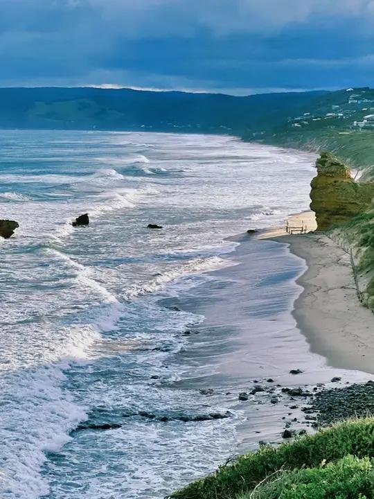 肉香混合着黑胡椒,很有嚼劲,小酌几杯的时候搭配着来吃的西班牙风味黑猪萨拉米 萨拉米 萨拉米