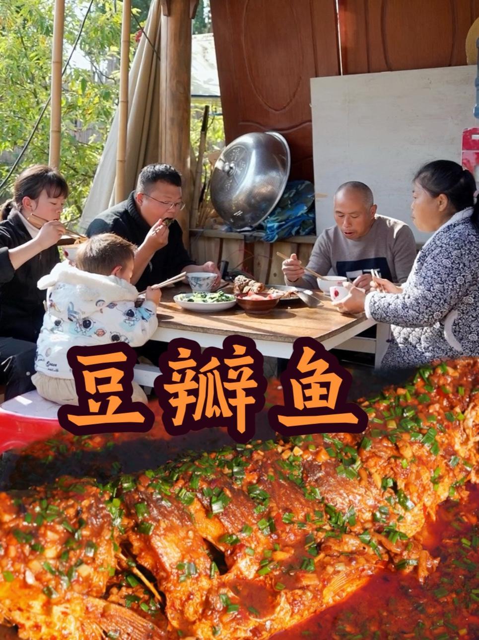 这段时间忙着建房的事情，地里的菜都好久没打理了 在农村种些蔬菜，一年四季都不愁吃的 我的乡