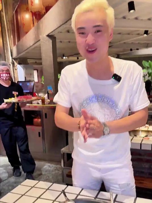 特特特辣重庆火锅猛炫5小时,两百道菜吃完不用买单