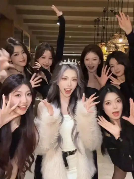 每年有个小蛋糕为我诞生 #生日手势舞#姐妹
