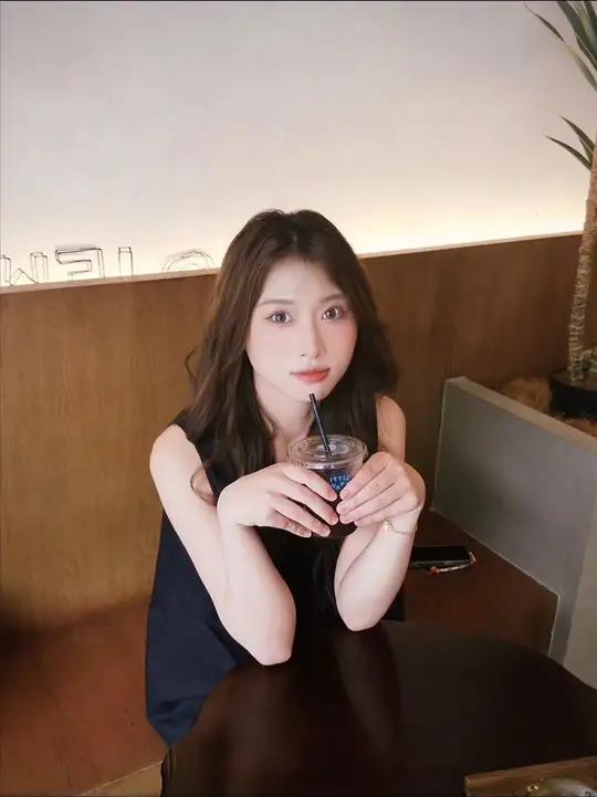 去奶茶店喝奶茶这样拍超有氛围的