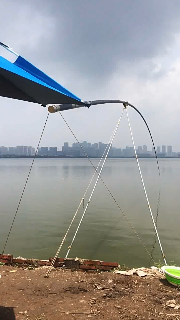 用20米的鱼竿钓鱼,1斤的鱼,通常能钓出3斤的感觉