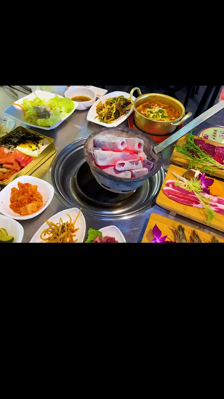 解放碑人均30的韩式烤肉,招牌护心肉,一头猪只有250