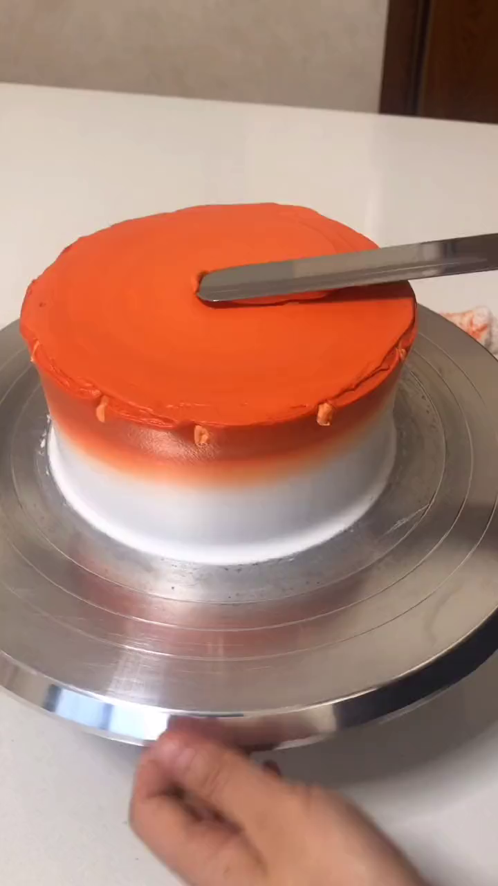 ins可爱小猪猪手绘复古蛋糕,萌萌的