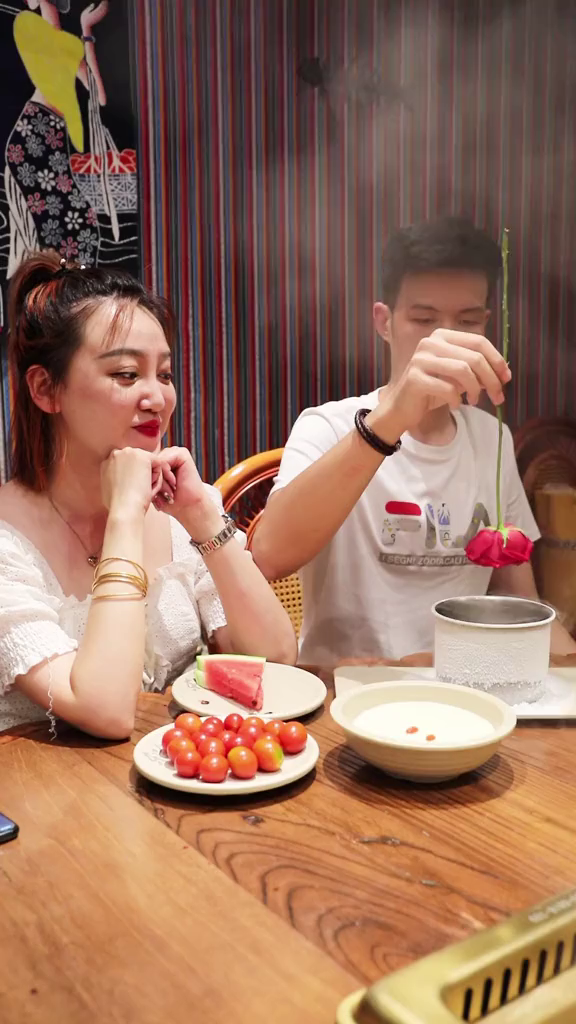 东巴人的玫瑰鱼豆花!吃完赚了一千块吉食已到美食