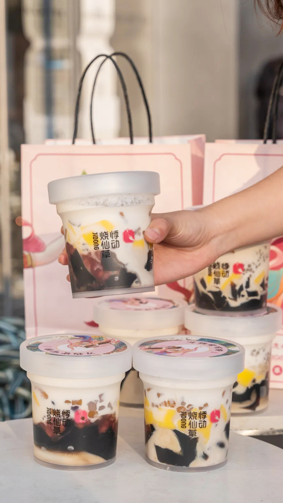 芒果控的福音,悸动烧仙草宝藏仙草捞,一碗超满足