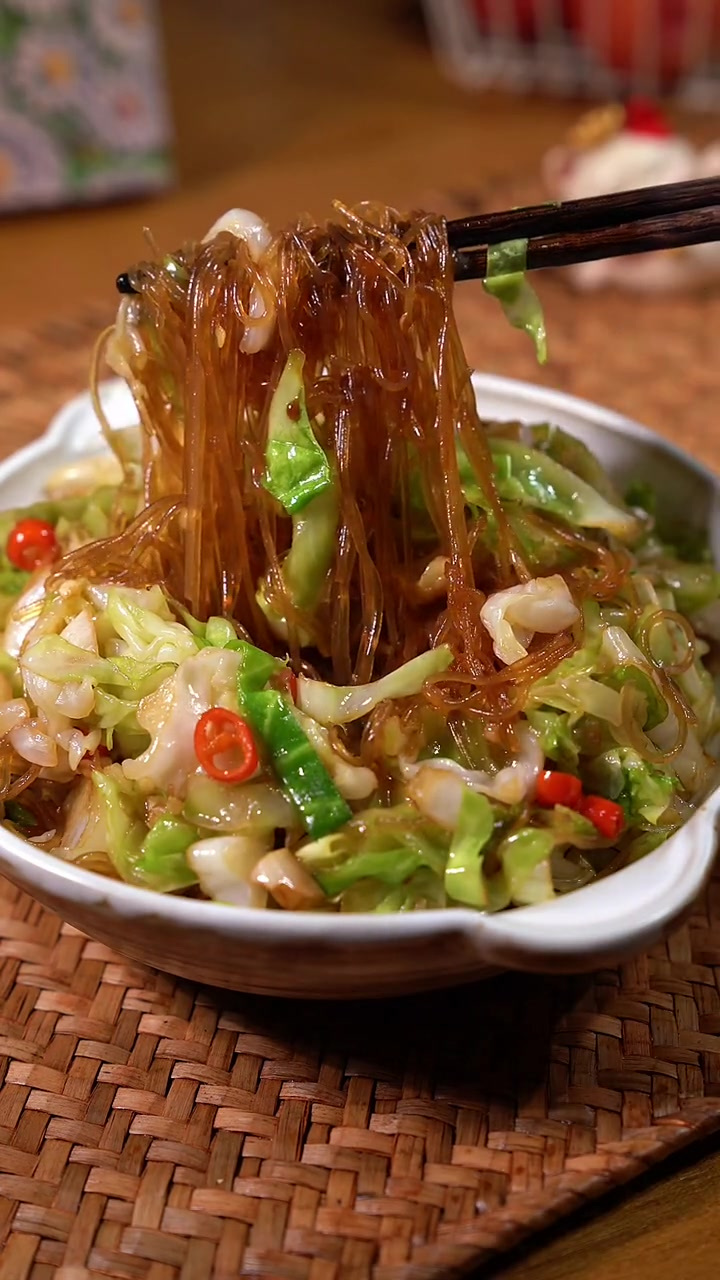 粉丝包菜怎么炒才好吃,半分钟就教会你!