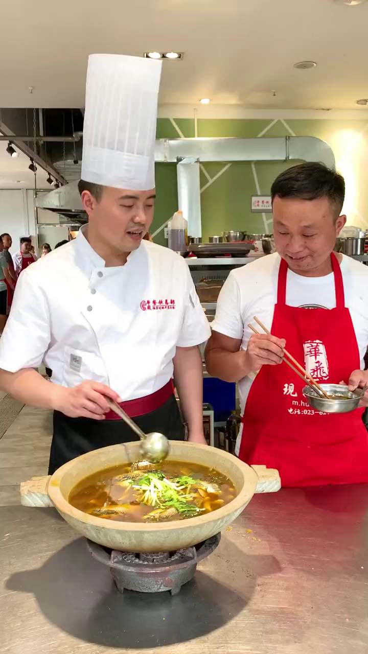 铁板肉串可独立开店,也可摆摊经营