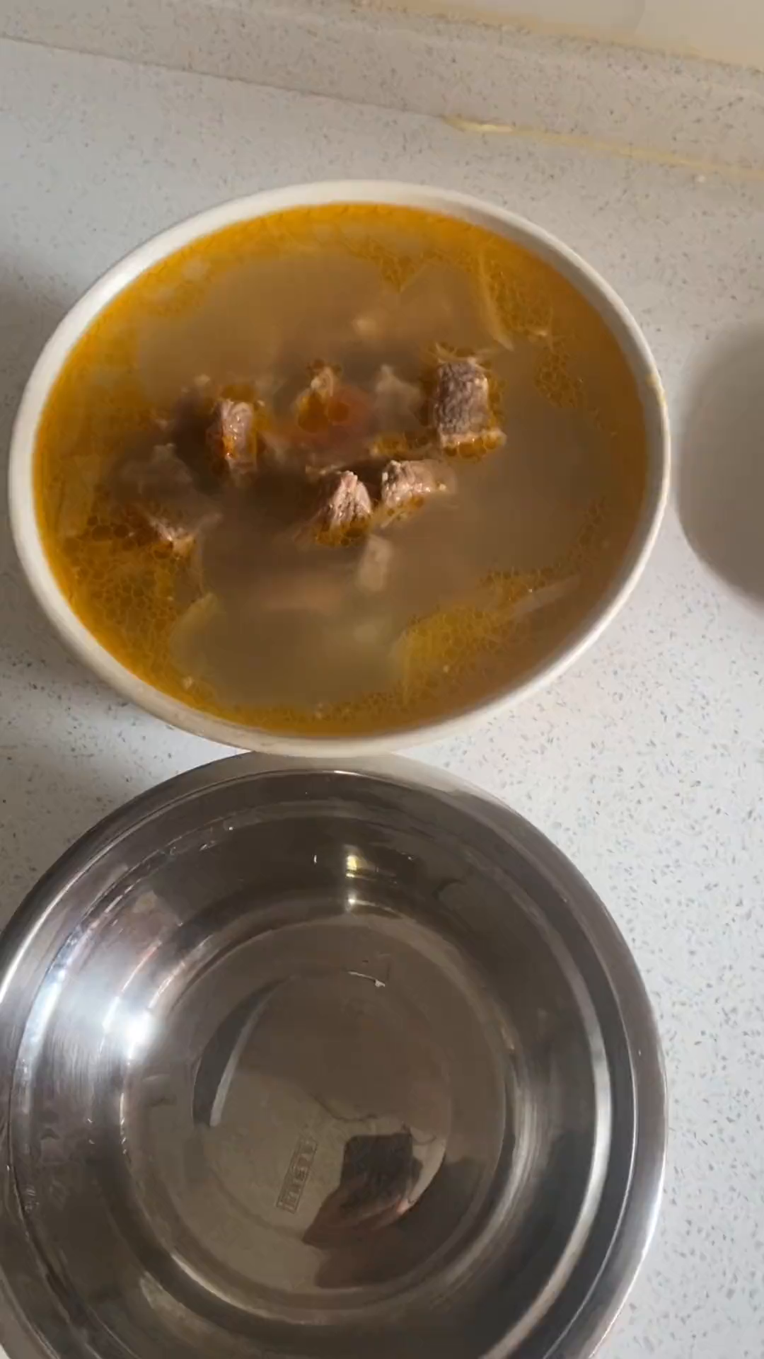 牛肉白萝卜西红柿一炖加点盐,味道真不错