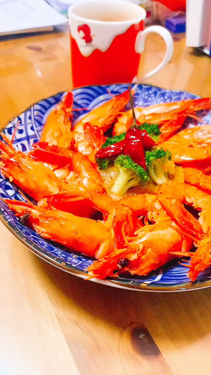 啤酒黑虎虾～简单又好吃怎么做?懒人快手菜