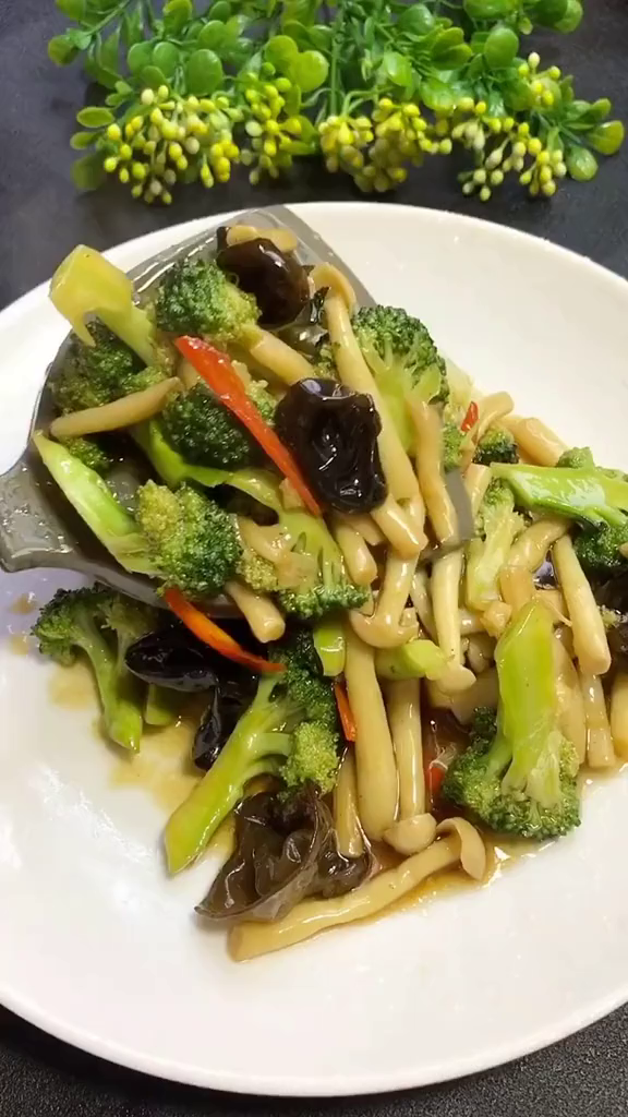 西兰花炒木耳趣胃计划制作分享推荐官