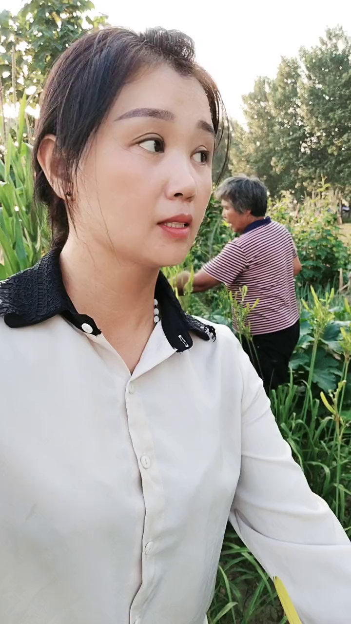 金金菜刚掰好,就开始下雨了