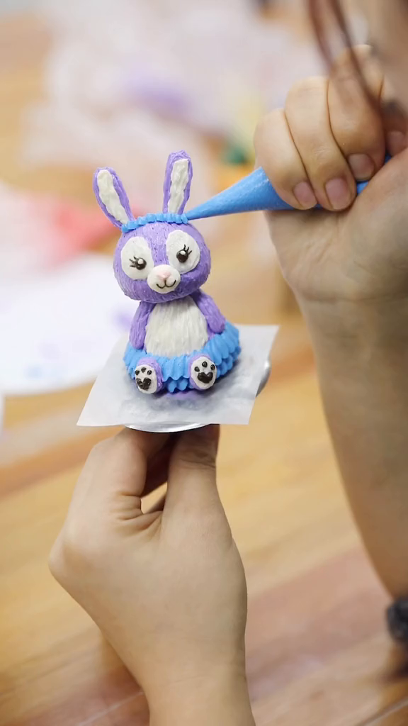 卡通蛋糕,奶油霜挤的小动物