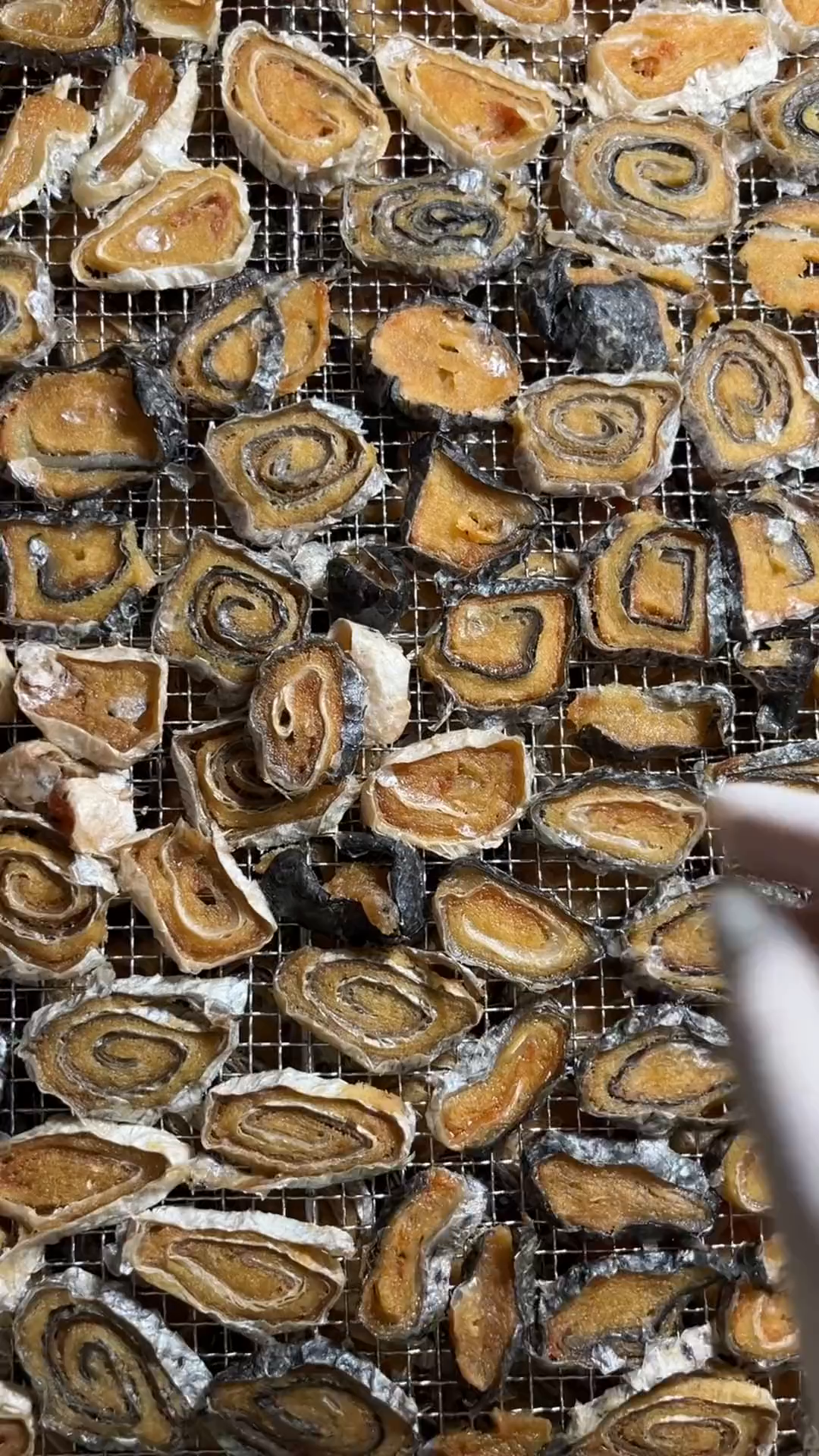 三文鱼皮鸡肉卷用的就是三文鱼皮新鲜鸡胸肉